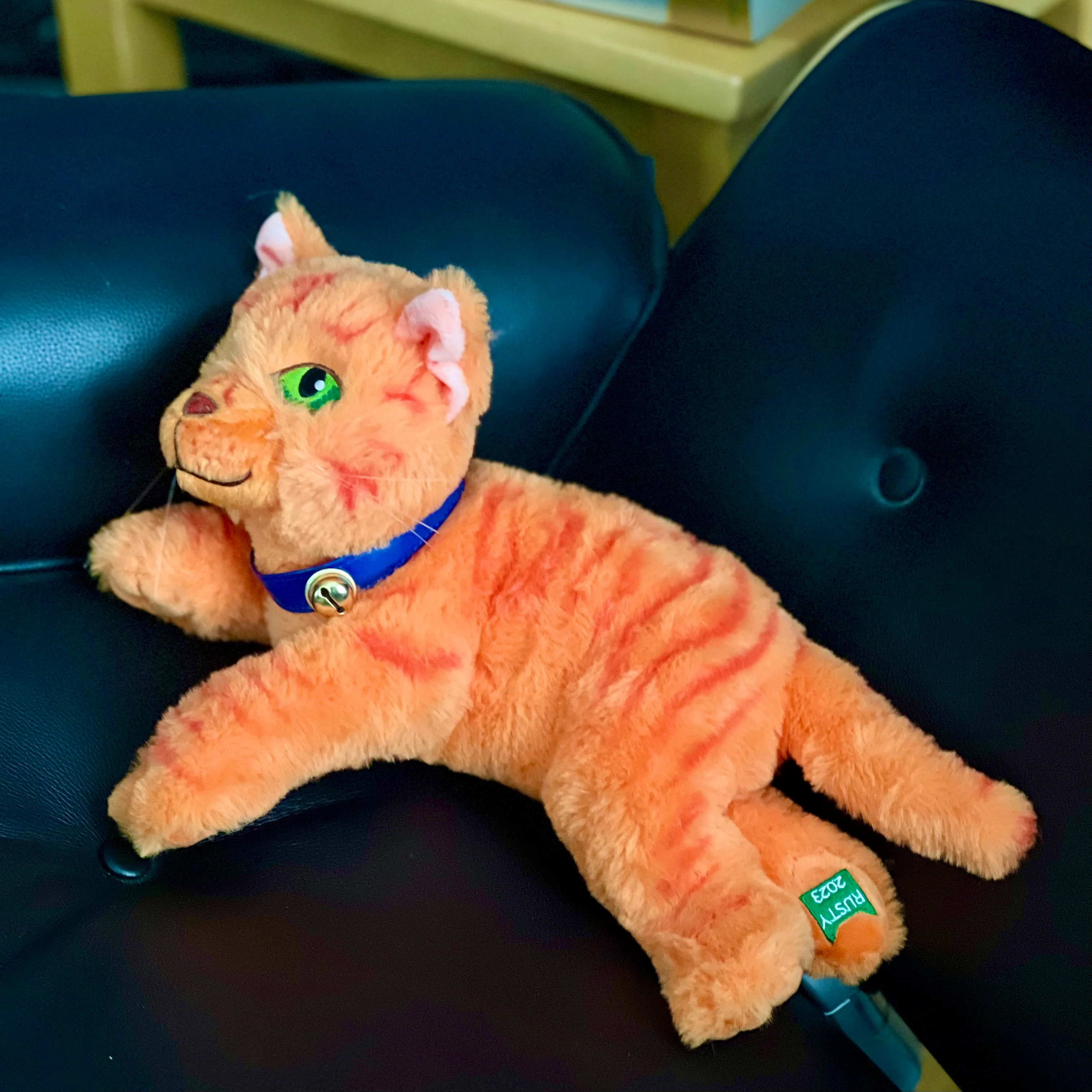 Rusty Large Plush Cat - Image 5